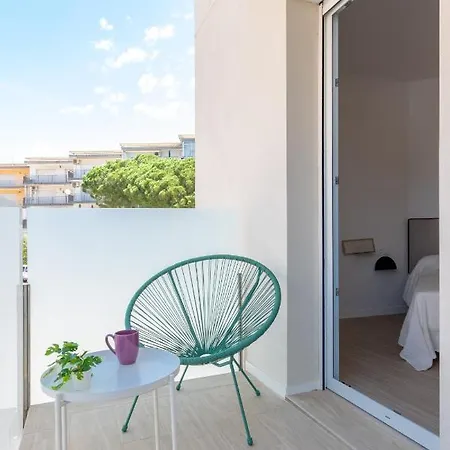 M A R I V E N T 01 Apartment