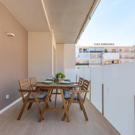 M A R I V E N T 01 Apartment *