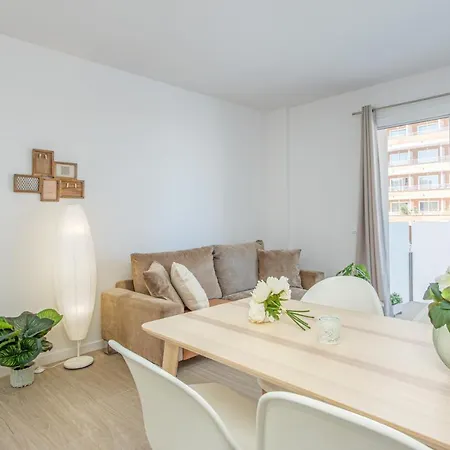 M A R I V E N T 01 Apartment *